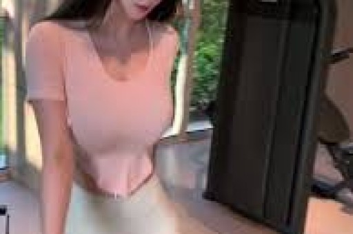 3岁女童在洗浴店摔倒后脑受伤宝妈发帖吐槽反被索赔100万元店方：她拒不删帖疑似敲诈